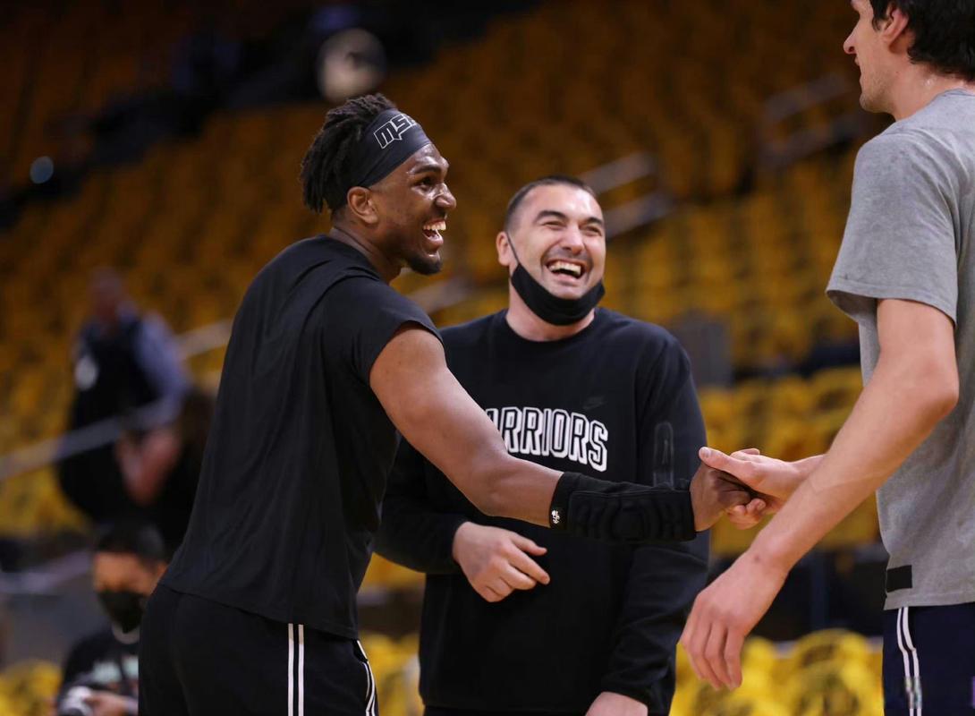 人情味！勇士将已故助教德扬之子招入球队 担任视频协调员一职