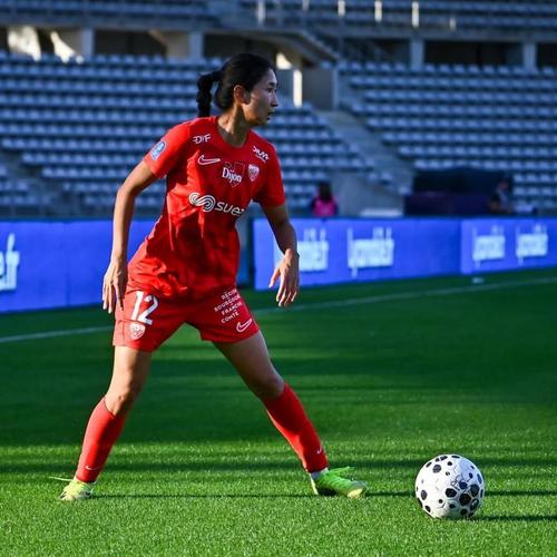 女足留洋追踪第4期：吴澄舒做出关键拦截；王妍雯策动攻势