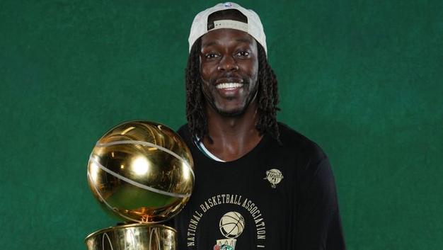 还得是老将!霍勒迪和杨瀚森挡拆 面对克林根欧洲步左手抛投绝杀