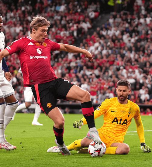 开季6场4球!罗马诺:那不勒斯满意霍伊伦表现,希望买断他