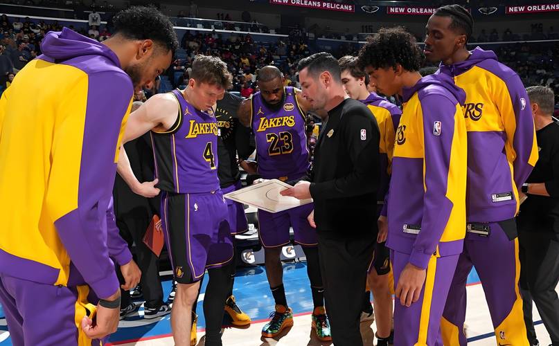 媒体人:詹东里回归后进攻或亮眼 但雷迪克要的防守看来道阻且长