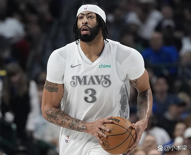 找找比赛感觉！浓眉16分钟5中3&三分2中1拿到7分7板 送出2次封盖