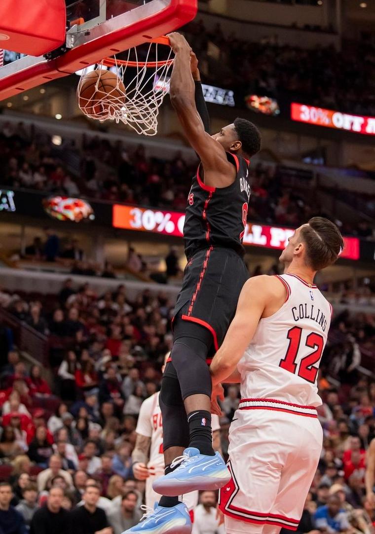 手感一般般!鲍威尔上半场7投2中 5罚5中砍下9分2助攻&正负值-14