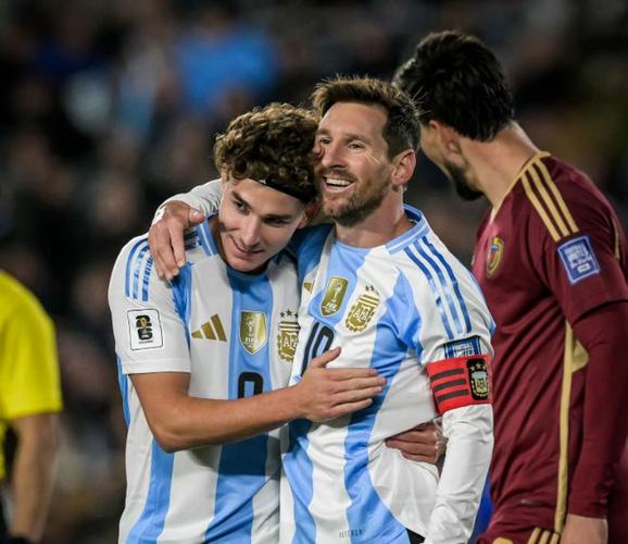 阿根廷vs委内瑞拉：梅西缺战，恩佐、劳塔罗、帕斯、小蜘蛛先发
