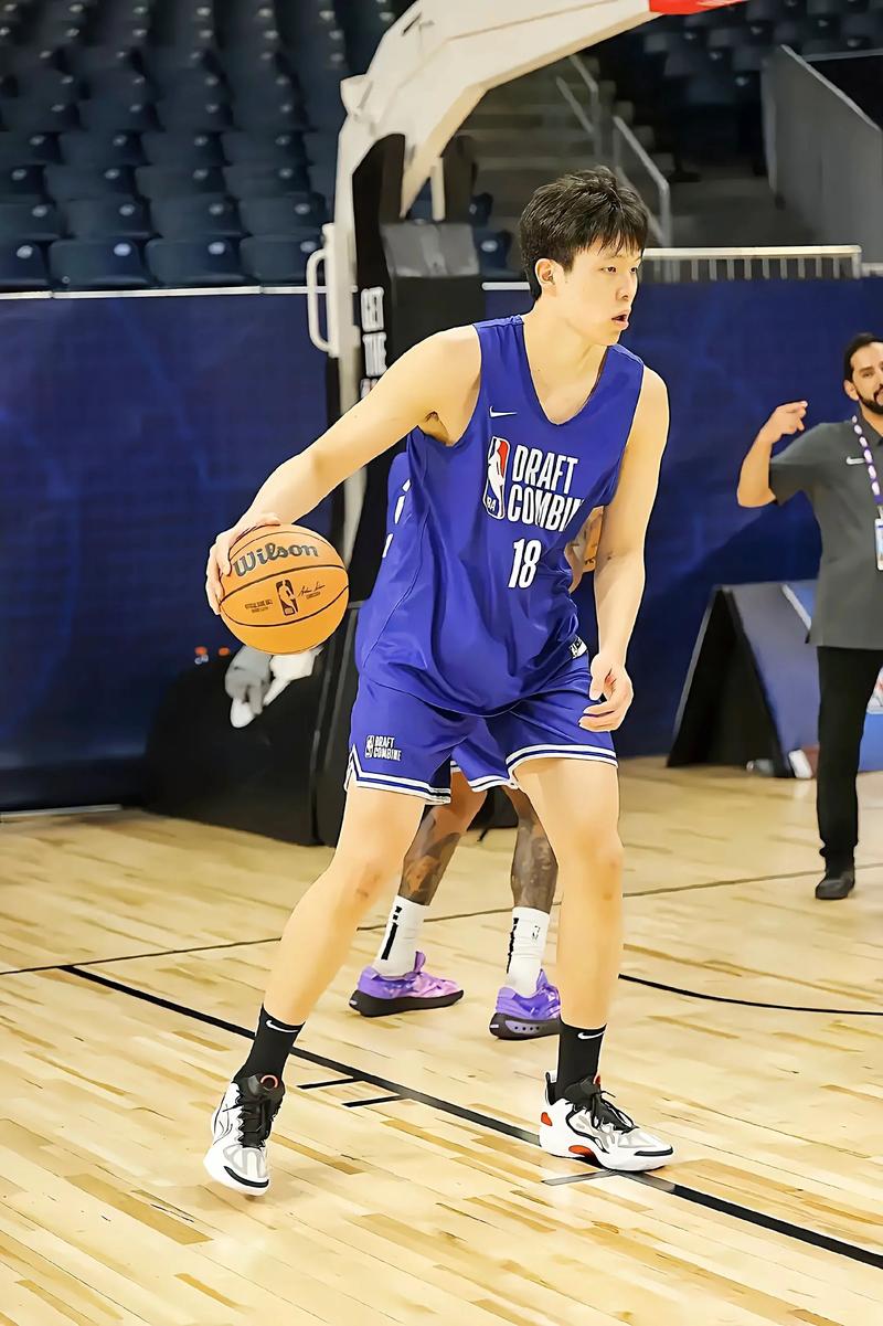 比卢普斯:杨瀚森找到很好的比赛节奏 并贡献了些令人惊叹的回合