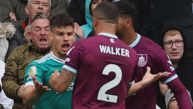 斯洛特：麦卡倒地不是丢球借口，但我们不是假摔球队希望能吹哨