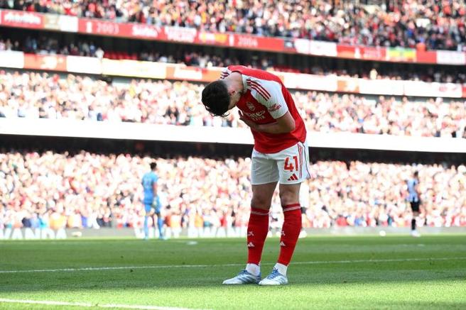 默森:赖斯是英超8号位中场最全面的,恩佐无法达到他那样的水平