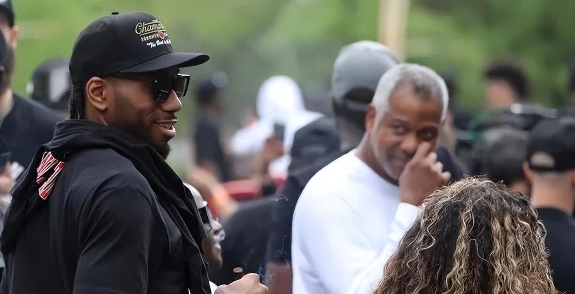 小卡事件爆料记者:鲍尔默被合作伙伴所骗 实施了对NBA的欺诈行为