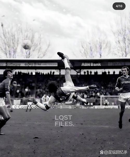 201场125球45助攻！米兰官方晒照，祝贺名宿范巴斯滕61岁生日