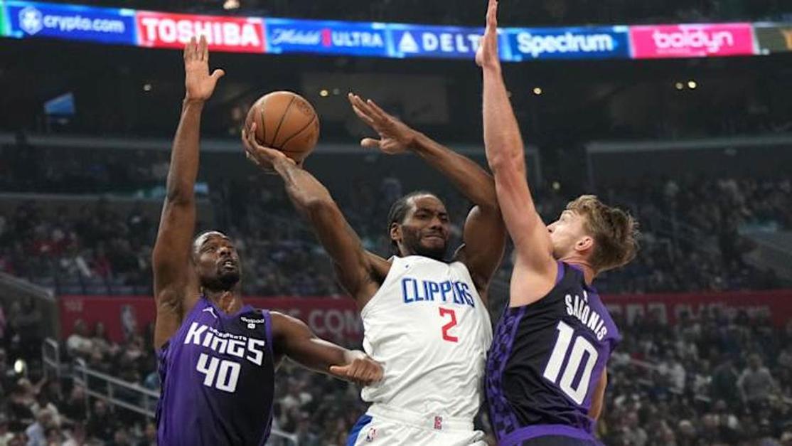 压哨中投险胜！哈登：莱昂纳德 绝杀 就是这么简单