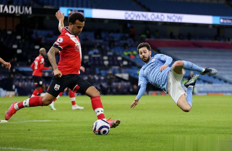 勤勤恳恳，努内斯9次抢断、赢得7次对抗均为曼城球员中最多