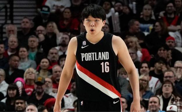 韩乔生：开拓者一来一回有点多余 杨瀚森沦为第4中锋没啥上场机会