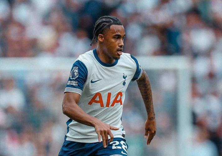 门将再次送礼！穆阿尼断球助攻奥多贝尔推空门得手，热刺2-0领先