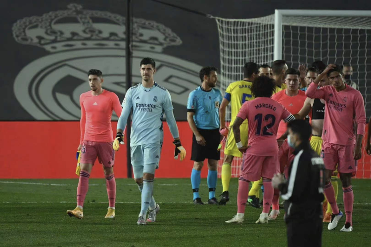 若纳坦-塔：上半场创造了很多机会 下半场少打一人也证明能够守住