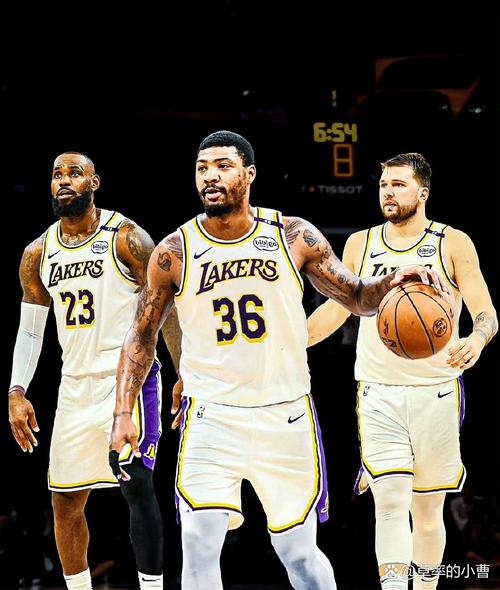 湖人媒体:詹姆斯预计11月中旬迎来赛季首秀 首发阵容詹东里八艾